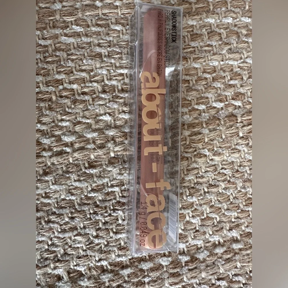 About-Face Eyeshadow stick